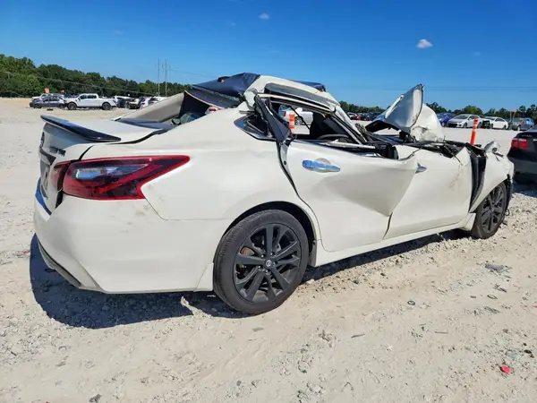 1N4AL3AP9JC159873 — 2018 Nissan Altima, zdjęcie 3 z Copart 07.10.2026, Uszkodzenia dookoła