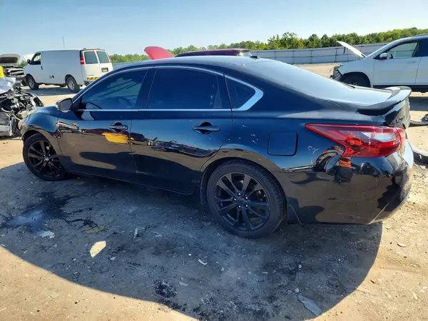 1N4AL3AP5JC244130 — 2018 Nissan Altima, zdjęcie 2 z Copart, Przód