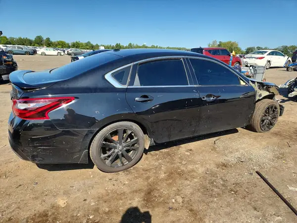 1N4AL3AP5JC244130 — 2018 Nissan Altima, zdjęcie 3 z Copart, Przód