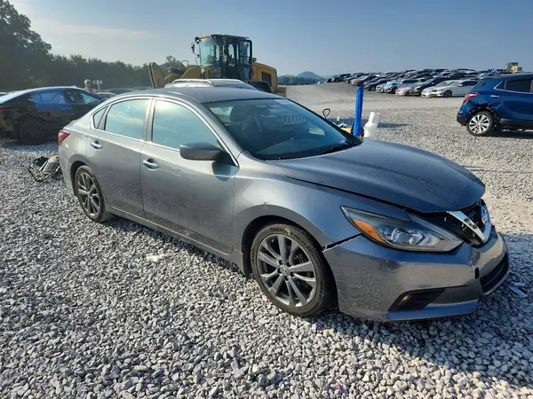 1N4AL3AP5JC293943 — 2018 Nissan Altima, фото 4 с аукциона Copart, Передняя часть