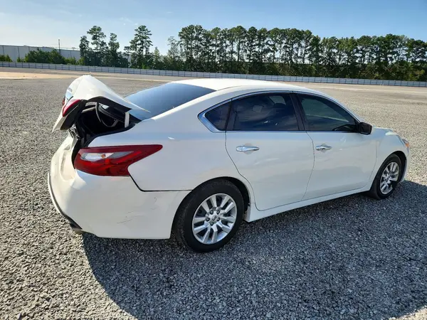 1N4AL3AP4JC119006 — 2018 Nissan Altima, photo 3 from Copart 19.10.2026, Rear end