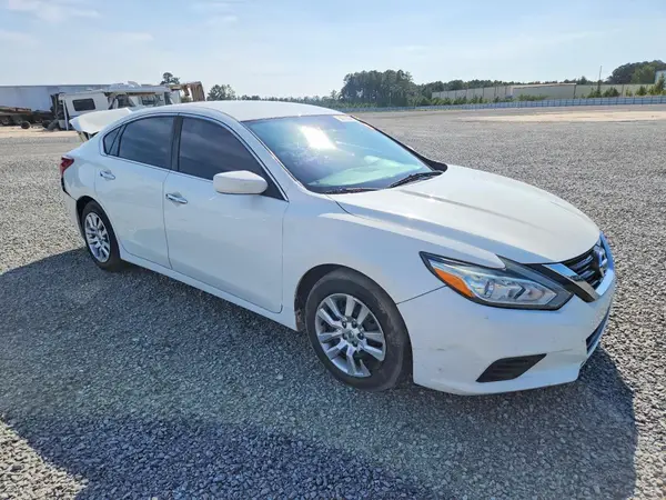 1N4AL3AP4JC119006 — 2018 Nissan Altima, photo 4 from Copart 19.10.2026, Rear end