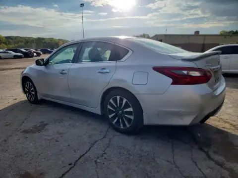 1N4AL3AP7JC186974 — 2018 Nissan Altima, foto 2 de Copart 24.09.2026, Inundación
