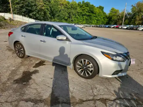 1N4AL3AP7JC186974 — 2018 Nissan Altima, foto 4 de Copart 24.09.2026, Inundación