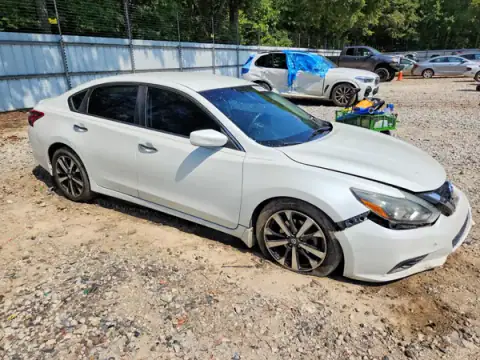1N4AL3AP2JC138248 — 2018 Nissan Altima, zdjęcie 4 z Copart 09.10.2026, Przód