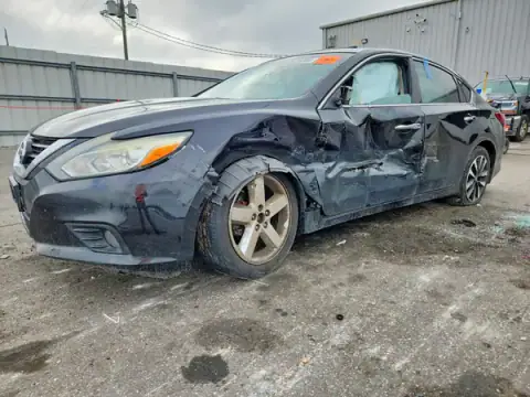1N4AL3AP1JC218236 — 2018 Nissan Altima, Bok (Side), zdjęć przed naprawą