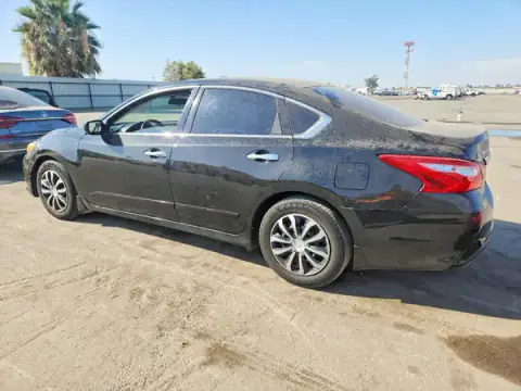 1N4AL3AP9JC246558 — 2018 Nissan Altima, foto 2 de Copart, Lateral