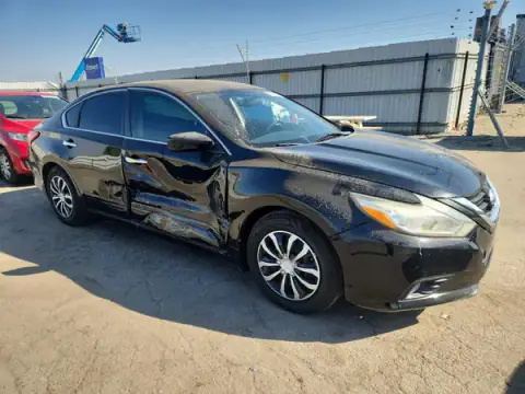 1N4AL3AP9JC246558 — 2018 Nissan Altima, foto 4 de Copart, Lateral