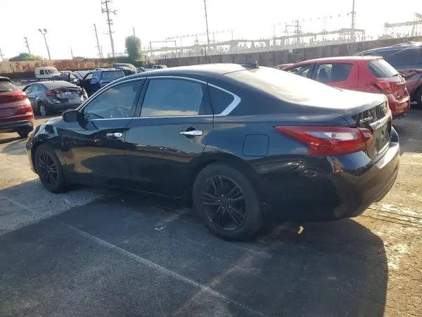 1N4AL3AP7JC154929 — 2018 Nissan Altima, photo 2 from Copart 30.09.2026, Vandalism
