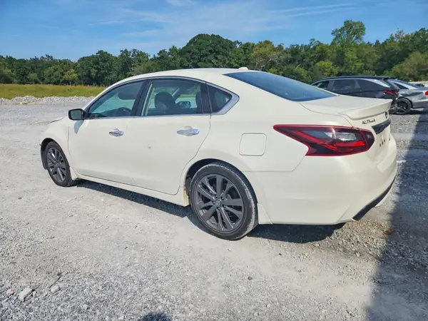 1N4AL3AP6JC476834 — 2018 Nissan Altima, zdjęcie 2 z Copart, Przód