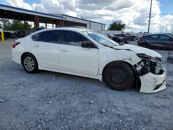 1N4AL3APXJC223807 — 2018 Nissan Altima, zdjęcie 4 z Copart, Przód