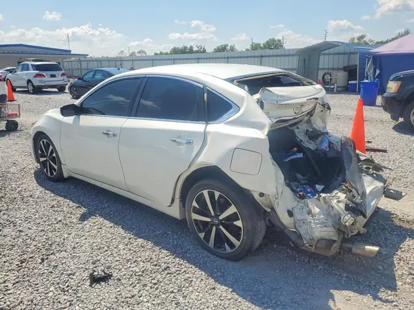 1N4AL3AP7JC132347 — 2018 Nissan Altima, photo 2 from Copart 01.10.2026, Rear end