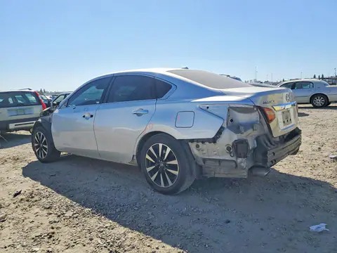 2018 Nissan Altima VIN 1N4AL3AP7JC213090 фото 2
