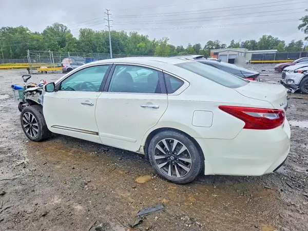 1N4AL3APXJC222527 — 2018 Nissan Altima, zdjęcie 2 z Copart, Przód