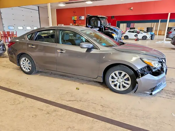 1N4AL3AP9JC478948 — 2018 Nissan Altima, фото 3 с аукциона Copart, Передняя часть