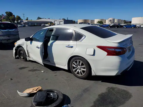 2018 Nissan Altima VIN 1N4AL3AP3JC144396 фото 2