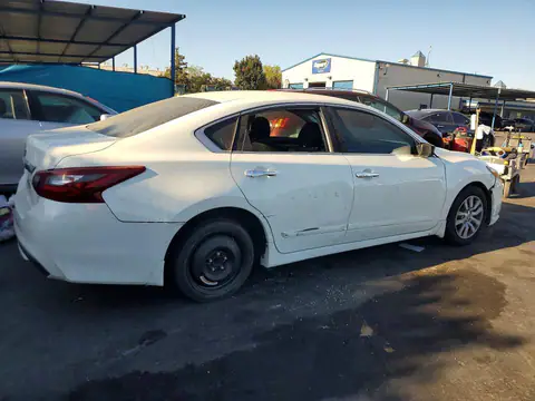 1N4AL3AP6JC224128 — 2018 Nissan Altima, foto 3 de Copart 20.10.2026, Lateral