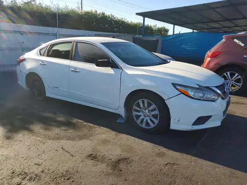 1N4AL3AP6JC224128 — 2018 Nissan Altima, foto 4 de Copart 20.10.2026, Lateral