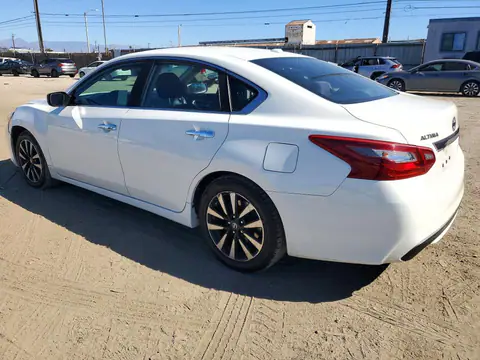 1N4AL3AP1JC268375 — 2018 Nissan Altima, foto 2 de Copart 26.10.2026, Parte delantera