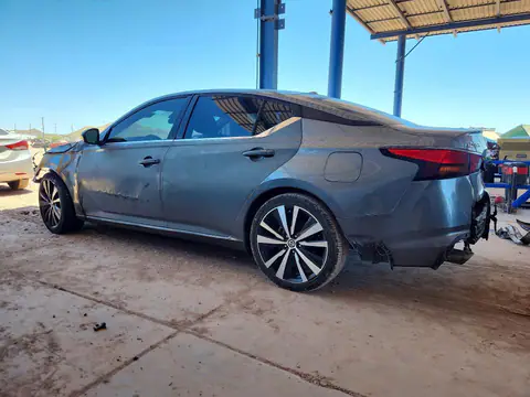 1N4BL4CV4MN304560 — 2021 Nissan Altima, photo 2 from Copart 27.10.2026, Fire
