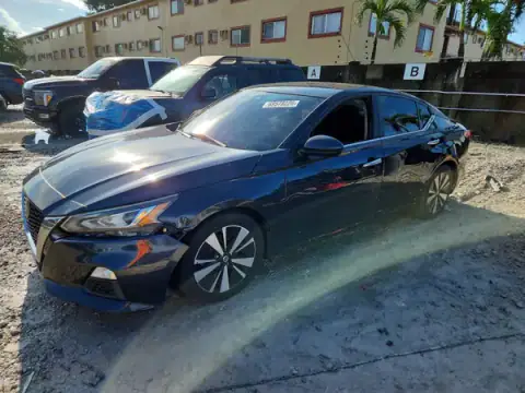 1N4BL4DV6MN375547 Nissan Altima 2021 — Side damage, before-repair photo