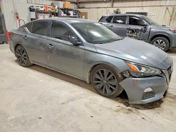 1N4AL4CVXMN330642 — 2021 Nissan Altima, фото 4 с аукциона Copart, Передняя часть