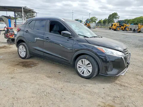3N1CP5CVXML477334 — 2021 Nissan Kicks, фото 4 з Copart 23.10.2026, Передня частина