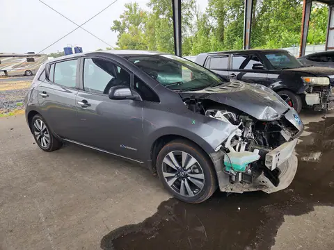 1N4BZ0CPXHC303097 — 2017 Nissan Leaf, photo 4 from Copart 21.10.2026, Front end