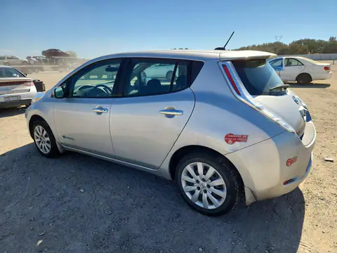1N4BZ0CP2HC304499 — 2017 Nissan Leaf, foto 2 de Copart 23.10.2026, Parte delantera