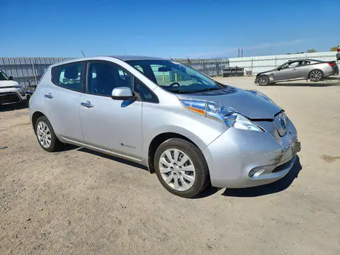 1N4BZ0CP2HC304499 — 2017 Nissan Leaf, foto 4 de Copart 23.10.2026, Parte delantera