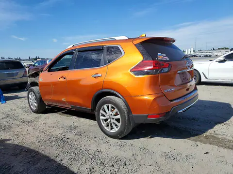 JN8AT2MT5HW148024 — 2017 Nissan Rogue, photo 2 from Copart 20.10.2026, Front end