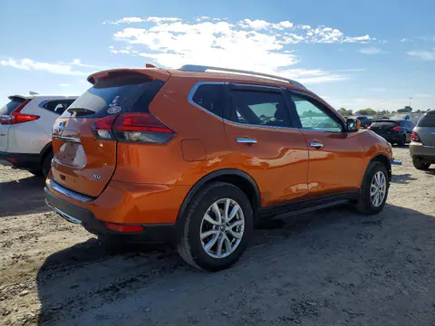 JN8AT2MT5HW148024 — 2017 Nissan Rogue, photo 3 from Copart 20.10.2026, Front end