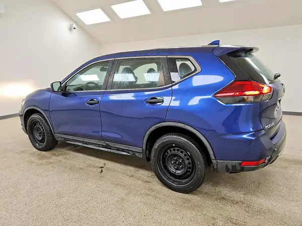 KNMAT2MV3HP517812 — 2017 Nissan Rogue, фото 2 с аукциона Copart 29.09.2026, Боковая часть