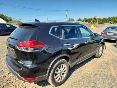 KNMAT2MV3HP535811 — 2017 Nissan Rogue, ფოტო 3, Copart 02.10.2026, წინა ნაწილი