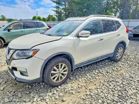 5N1AT2MV8HC779019 Nissan Rogue 2017 — Front end damage, before-repair photo