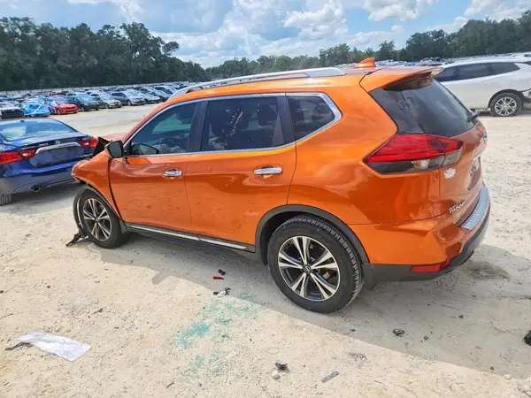 5N1AT2MT7HC836616 — 2017 Nissan Rogue, photo 2 from Copart, Front end