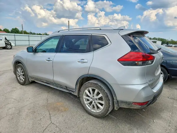 JN8AT2MT6HW142829 — 2017 Nissan Rogue, фото 2 с аукциона Copart, Передняя часть
