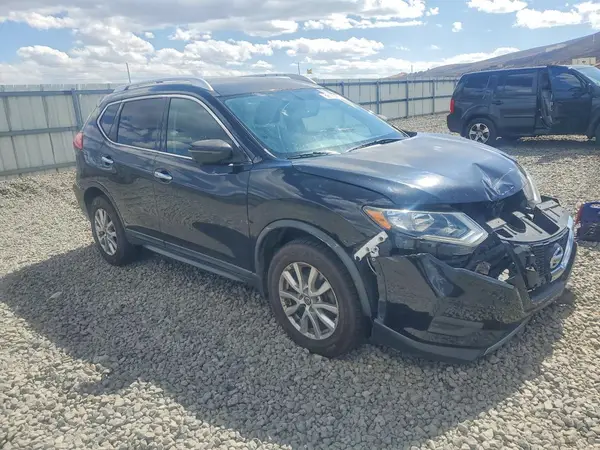 KNMAT2MV3HP566475 — 2017 Nissan Rogue, photo 4 from Copart, Front end