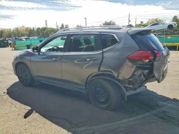 KNMAT2MV1HP553045 — 2017 Nissan Rogue, photo 2 from Copart 13.10.2026, Rear end