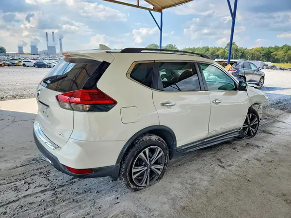 5N1AT2MT2HC781380 — 2017 Nissan Rogue, photo 3 from Copart, Front end
