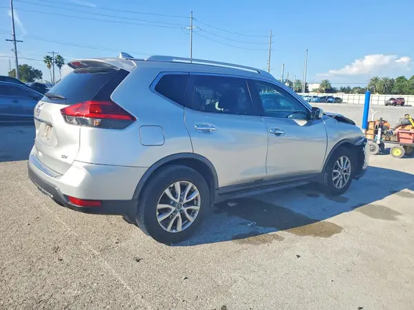 KNMAT2MT5HP565407 — 2017 Nissan Rogue, zdjęcie 3 z Copart, Przód