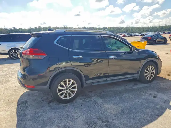 5N1AT2MT7HC868451 — 2017 Nissan Rogue, foto 3 de Copart 14.10.2026, Parte delantera