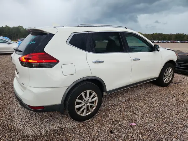 KNMAT2MT8HP599566 — 2017 Nissan Rogue, zdjęcie 3 z Copart 07.10.2026, Przód