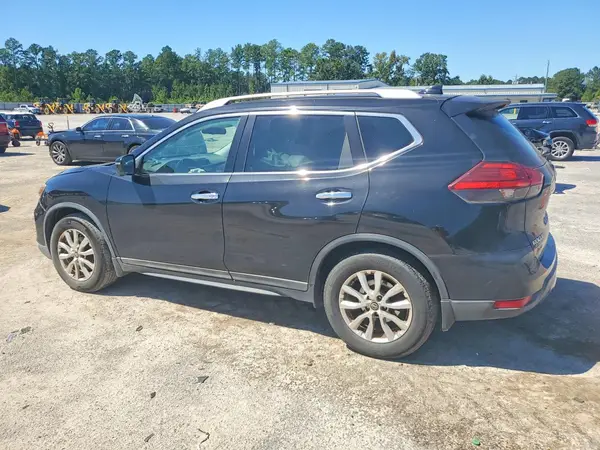 5N1AT2MTXHC735165 — 2017 Nissan Rogue, photo 2 from Copart, Front end