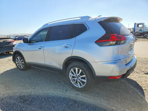 KNMAT2MT7JP510639 — 2018 Nissan Rogue, foto 2 de Copart 20.10.2026, Parte delantera