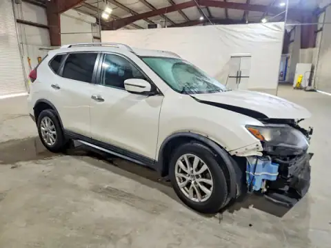KNMAT2MV5JP547402 — 2018 Nissan Rogue, foto 4 de Copart 22.10.2026, Parte delantera