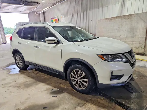 KNMAT2MV7JP596813 — 2018 Nissan Rogue, ფოტო 4, Copart 28.09.2026, წინა ნაწილი