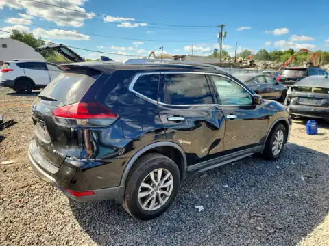KNMAT2MV2JP607281 — 2018 Nissan Rogue, photo 3 from Copart, Front end