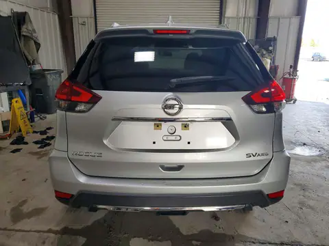 KNMAT2MV0JP567721 — 2018 Nissan Rogue, zdjęcie 6 z Copart, Przód