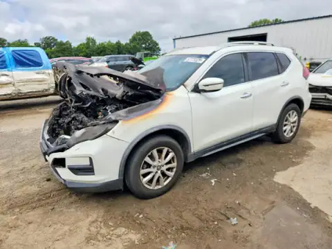 KNMAT2MT6LP525555 Nissan Rogue 2020 — daño Incendio del motor, foto antes de reparar